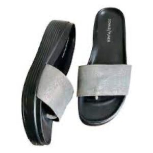 DONALD J PLINER Fiji Pewter Metallic Slides 8.5 M
